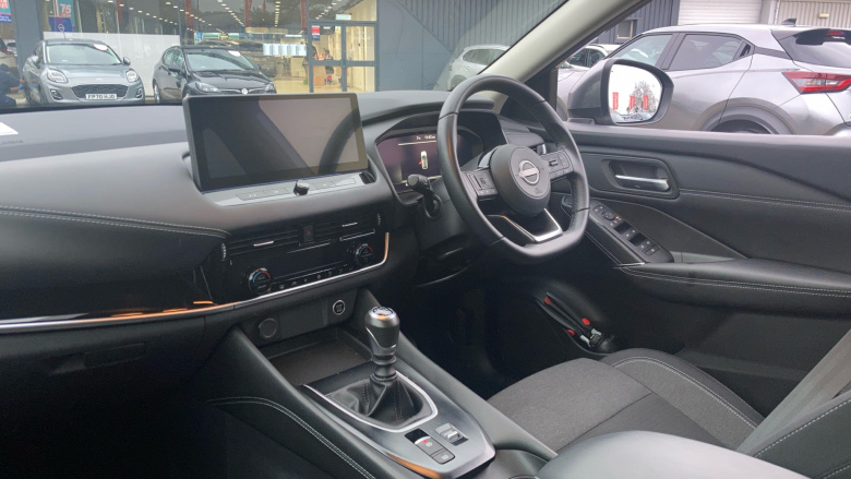 Nissan Qashqai 1.3 DiG-T MH N-Connecta 5dr Petrol Hatchback